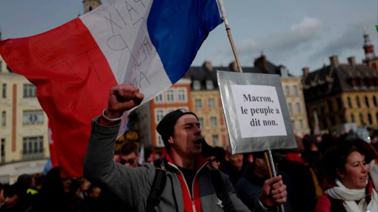 Macron faces crucial pension vote as protests sweep France