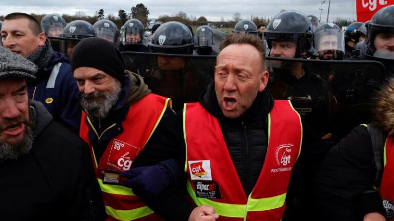 230322141550-01-france-strikes-pension-reform-intl.jpg