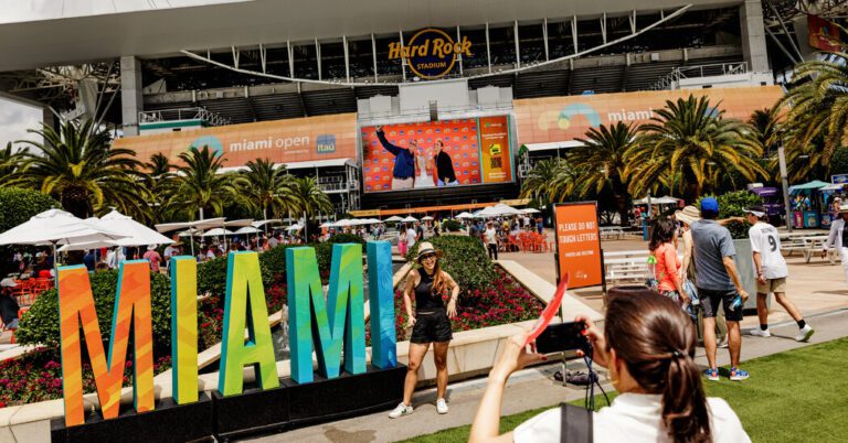 Practical but Not Pretty. That’s Pro Tennis at Miami’s N.F.L. Stadium.