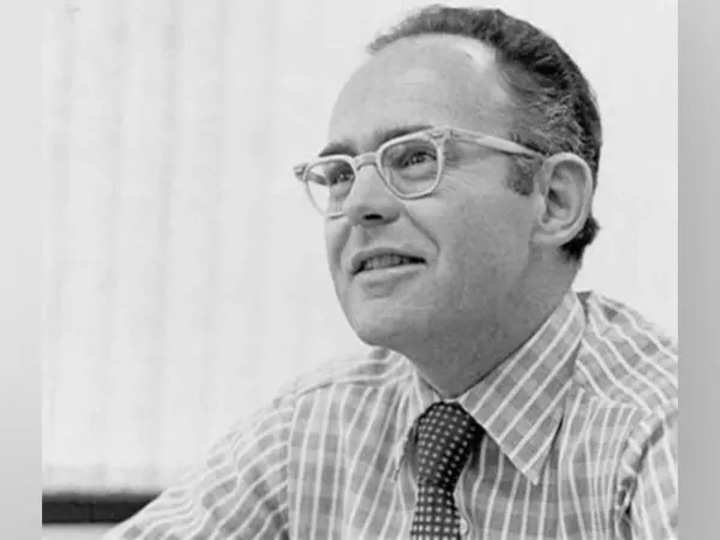 Intel co-founder Gordon Moore, prophet of the rise of the PC, dies at 94