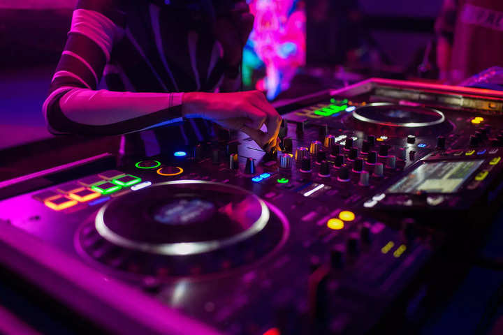 AI comes for the DJ: London partygoers rave to robot beats