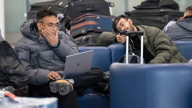 Following recent travel chaos, Canada’s major airlines hit with fines for hundreds of violations