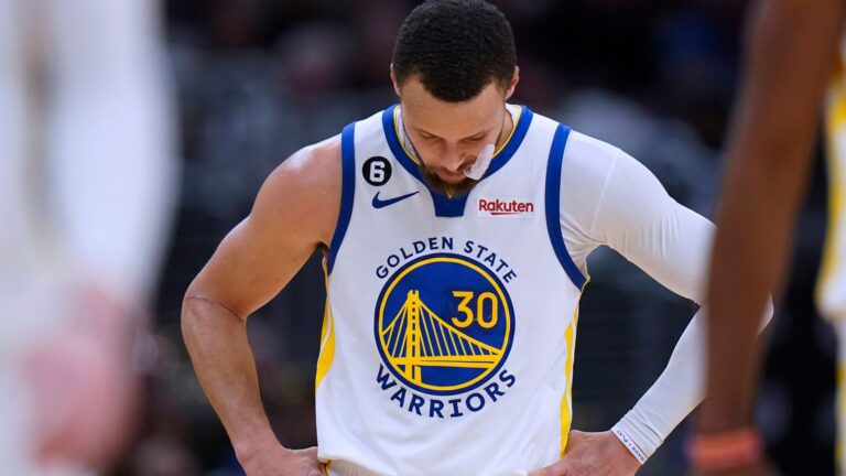 NBA round-up: Curry's 50 points in vain for Warriors