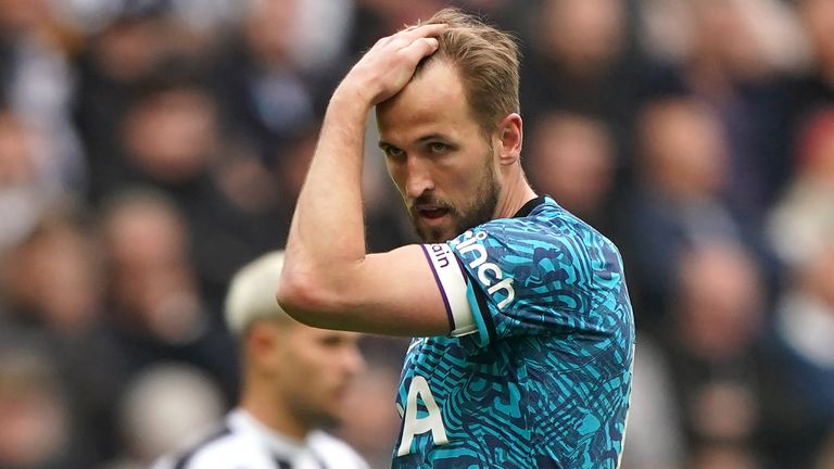 Harry Kane reacts to Spurs&#39;s losing heavily at Newcastle