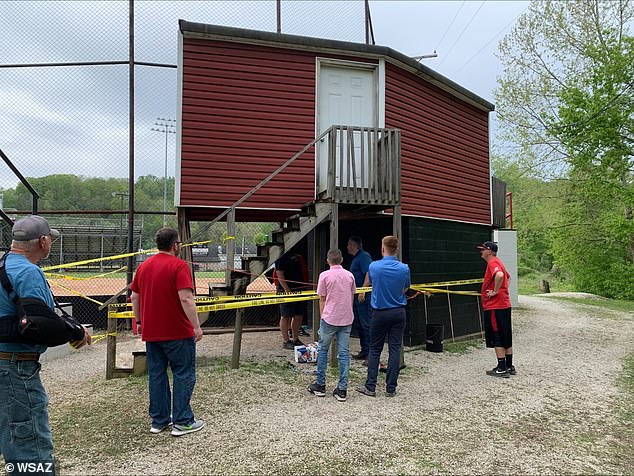 9 hospitalized – including 6 minors – after press box collapses during Indiana softball tournament