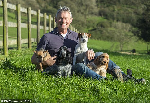 Locals accuse Martin Clunes of ’embarrassing travesty’ as they back family in planning battle