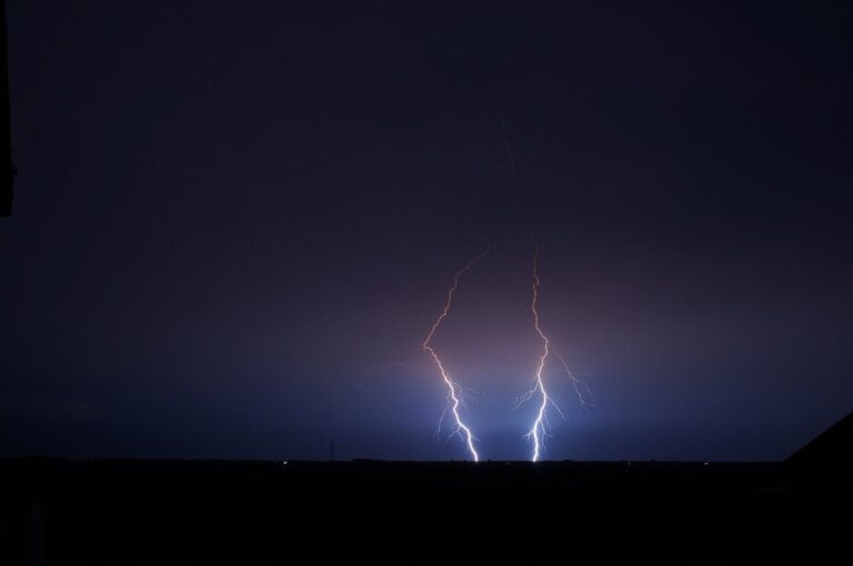 El Niño–Southern Oscillation correlates well with following-summer cloud-to-ground lightning in China