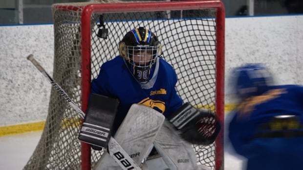 Saskatoon goalie first girl to make elite provincial hockey team for prestigious Edmonton tournament