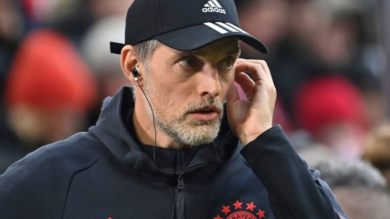 Bayern Munich 4-2: Thomas Tuchel off to winning start after early howler from Dortmund goalkeeper Gregor Kobel | Football News