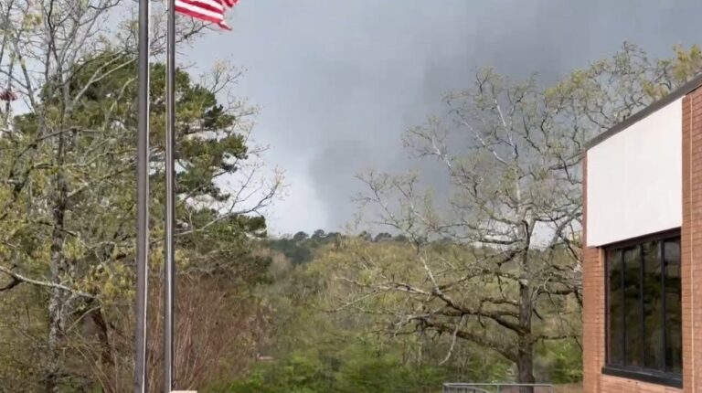 ‘Catastrophic’ Arkansas tornado kills 3, Illinois storm leaves 1 dead