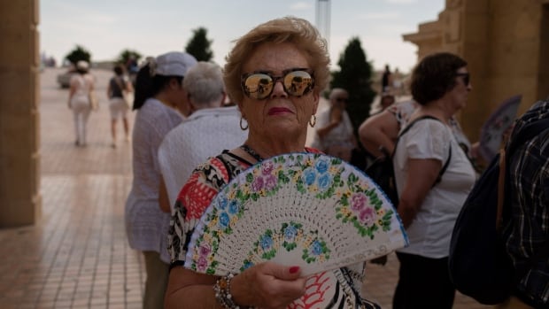 Spain, Portgual swelter under unseasonably high temperatures