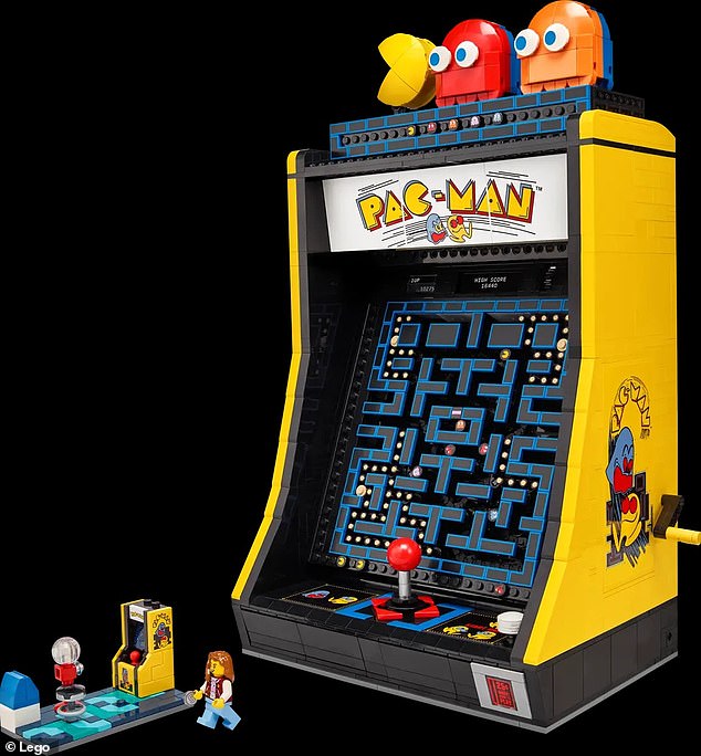 The Lego set features a hand-crank on the side that lets you move Pac-Man and the ghosts around the maze