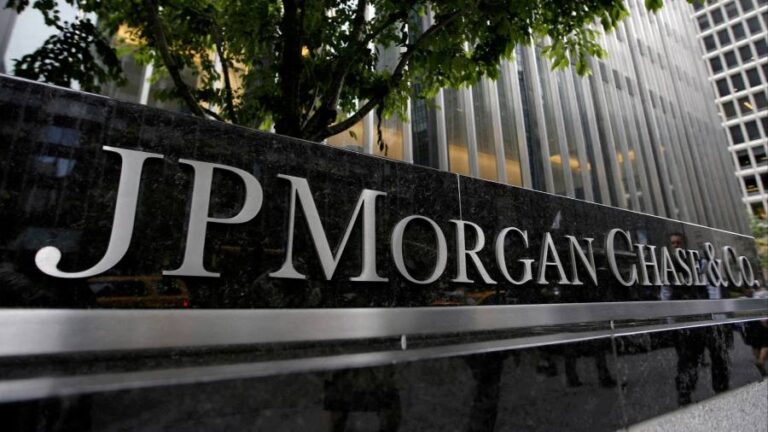 FirstFT: JPMorgan plans ‘unmatched’ spending spree