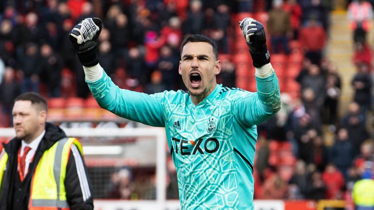 ABERDEEN, SCOTLAND - APRIL 23: Aberdeen&#39;s Kelle Roos celebrate at Full Time during a cinch Premiership match between Aberdeen and Rangers at Pittodrie, on April 22, 2023, in Aberdeen, Scotland. (Photo by Alan Harvey / SNS Group)