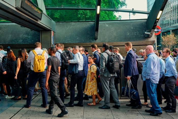 Commuters in Canary Wharf