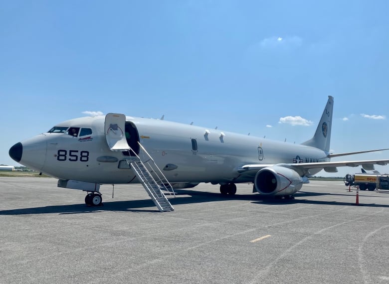 Boeing plane on the tarmac at a private hanger in ottawa