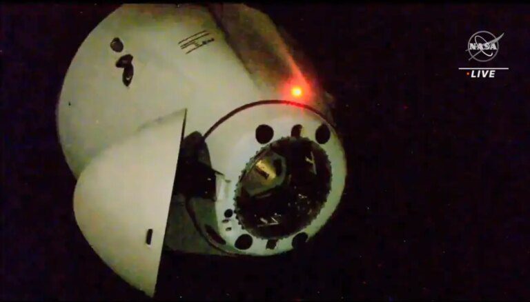 SpaceX Dragon Cargo Spacecraft Departs From Space Station, Sets Course for Florida Splashdown