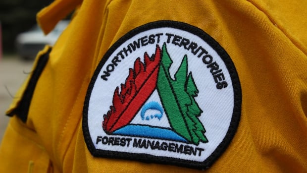 Evacuation order issued for wildfire-threatened Sambaa K’e, N.W.T.