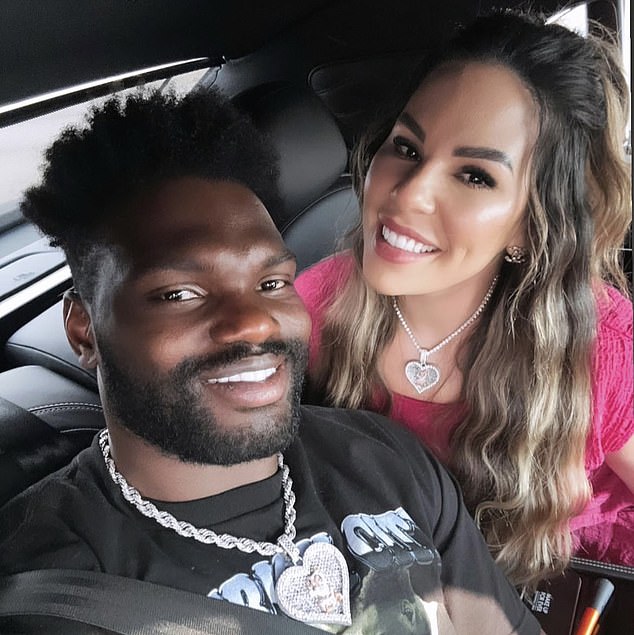 Bucs star Shaq Barrett and his wife Jordana are expecting a baby girl next February