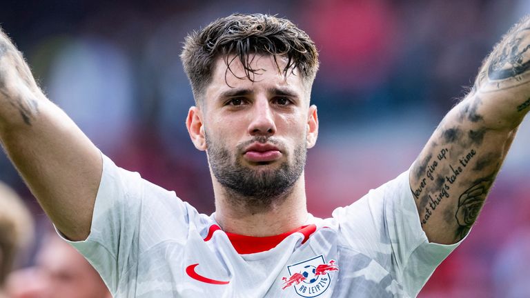 06 May 2023, Baden-W&#39;rttemberg, Freiburg im Breisgau: Soccer: Bundesliga, SC Freiburg - RB Leipzig, Matchday 31, Europa-Park Stadion. Leipzig&#39;s Dominik Szoboszlai cheers after the game. Photo by: Tom Weller/picture-alliance/dpa/AP Images