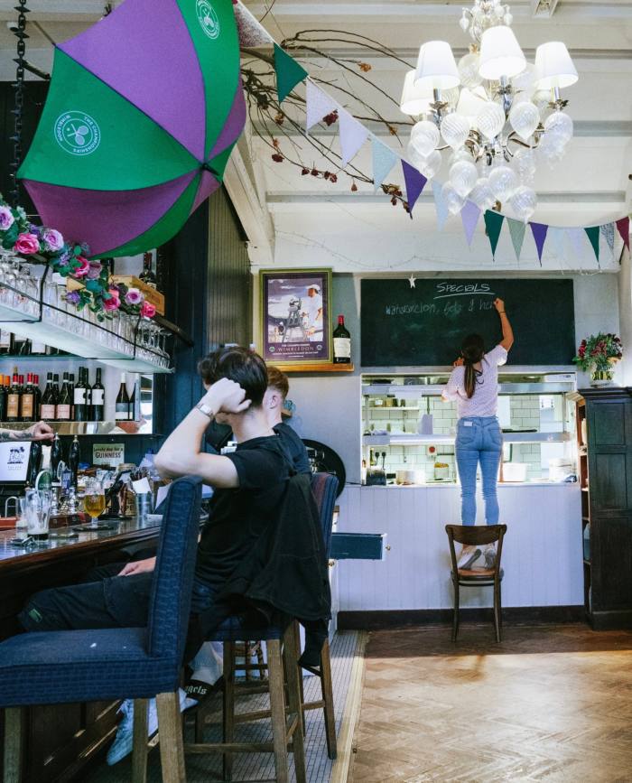 Wimbledon fever at the Fox & Grapes