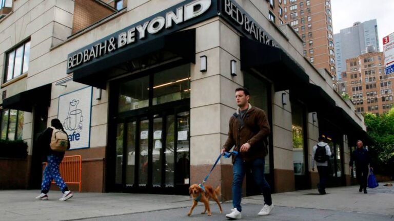 Investors spend $200mn on ‘worthless’ Bed Bath & Beyond shares