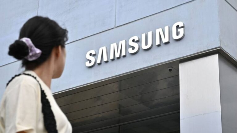 Samsung forecasts 96% quarterly profit fall to 14-year low due to chip glut