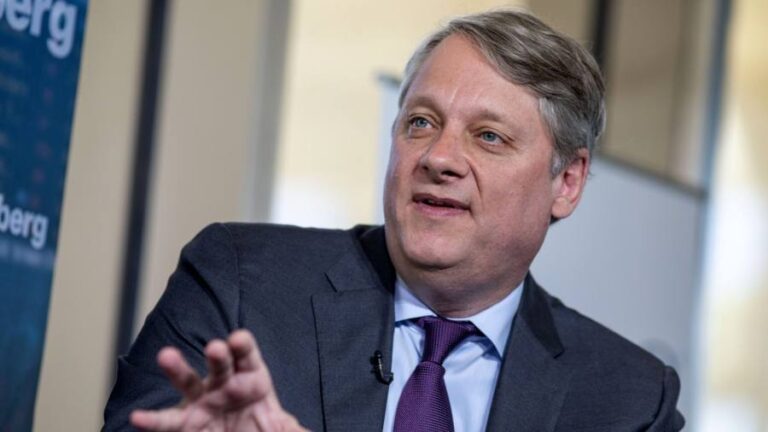 Bond fund giant Pimco prepares for ‘harder landing’ for global economy