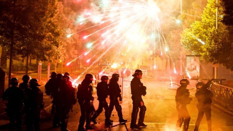 France cracks down on fireworks used in clashes with police