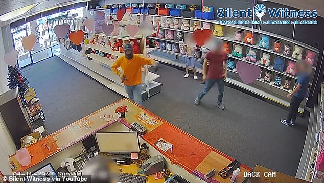 Armed robbery of Teddy Bear store in Mesa, Arizona, caught on camera