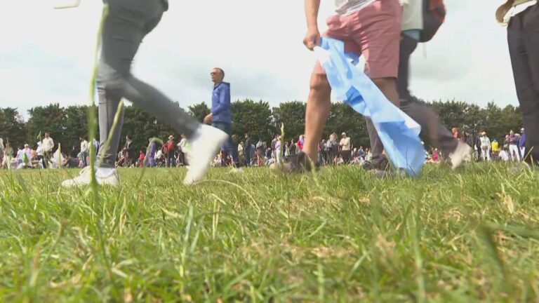 Wimbledon visitors say lengthy queues are part of the attraction