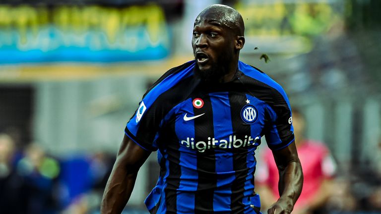 Inter Milan&#39;s Romelu Lukaku in action vs Fiorentina on April 1, 2023