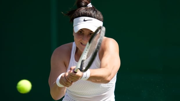 Andreescu outlasts Kalinina to reach 3rd round at Wimbledon for 1st time