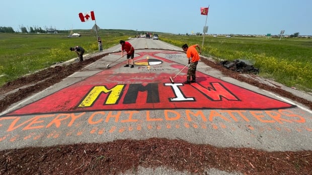 Influx of supporters join landfill blockade after ‘act of hate’ at MMIWG mural