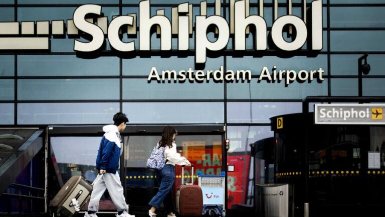 Dutch government wins legal battle to cut flights at Amsterdam airport