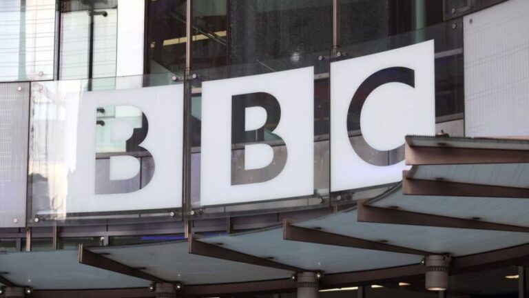 Ministers pick headhunters to kick off BBC chair search