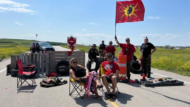 Winnipeg’s Brady Road landfill closed until further notice due to protest, city says