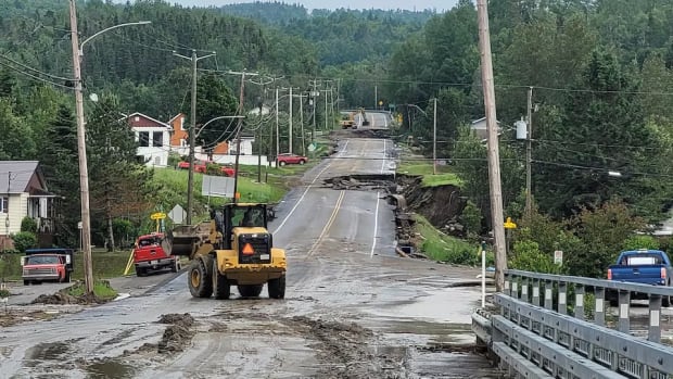 2 missing after landslide in Rivière-Éternité, Que.