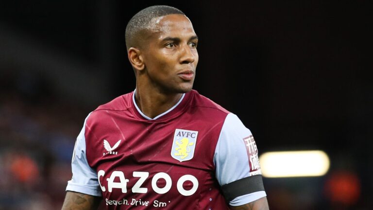 Ashley Young: Everton pursuing deal for former Manchester United and Aston Villa defender | Football News