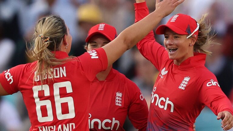 Women’s Ashes: Danni Wyatt’s 76 sets up England win in second T20I vs Australia to maintain Ashes hopes | Cricket News