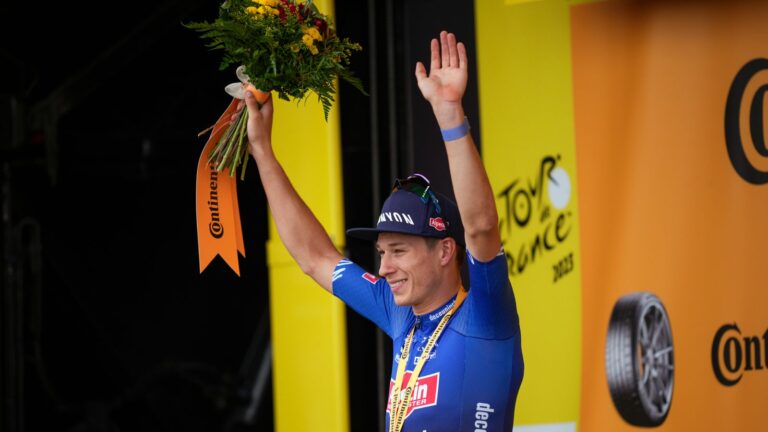 Philipsen wins again to deny Cavendish Tour de France stage-win record