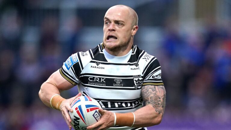 Super League: Hull FC fight back to snatch late derby win against Hull KR | Rugby League News