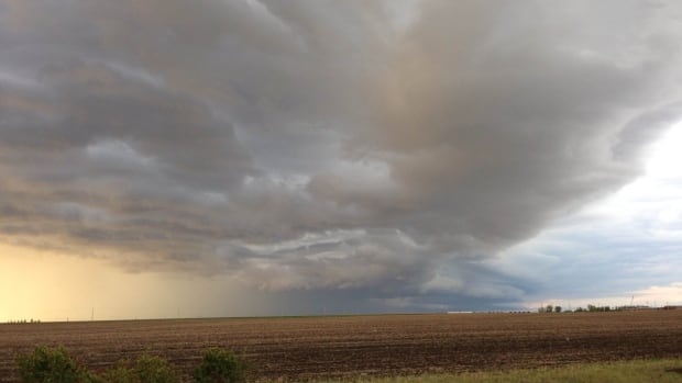 Canada Day storm brings golf-ball sized hail, strong wind gusts, severe thunderstorms to parts of Saskatchewan