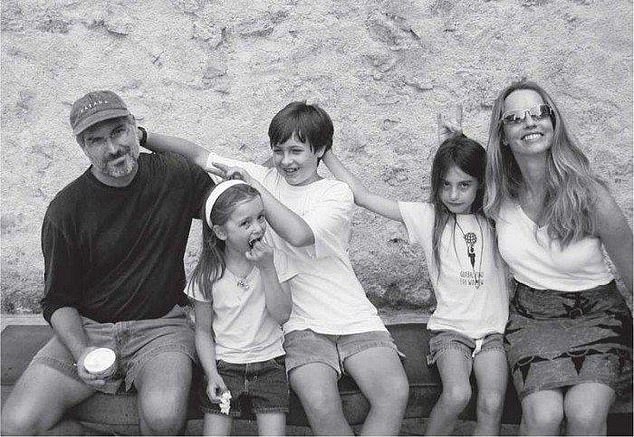 Steve Jobs pictured with Eve Jobs, Reed Jobs, Erin Siena Jobs and wife Laurene Powell