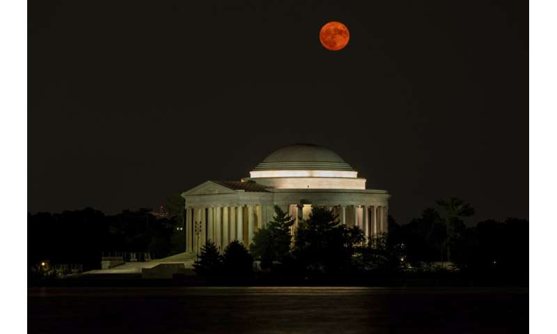 Photos: The first supermoon in August rises around the world