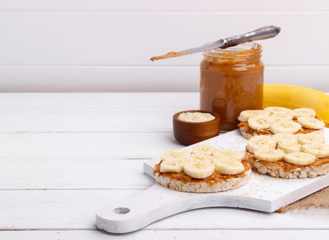 peanut butter banana rice cakes