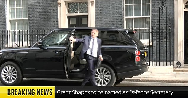 Rishi Sunak installs Grant Shapps as new Defence Secretary in ‘mini-shuffle’ TODAY after Ben Wallace formally quits