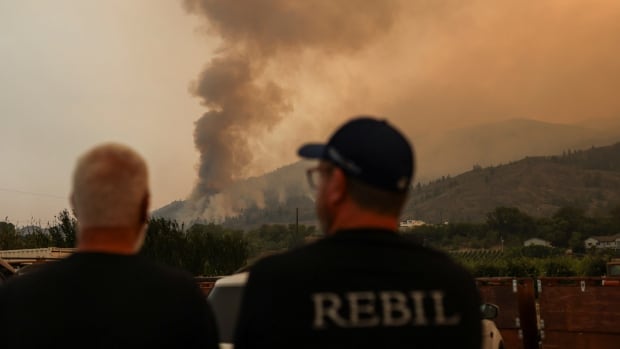 More residents of Osoyoos, B.C., heading home as nearby wildfire grows away from town