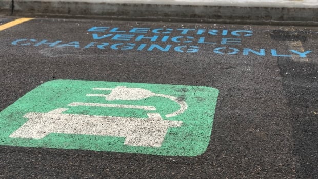 P.E.I. pledges 4 times as many EV fast chargers by end of 2024, as tourists run out of juice