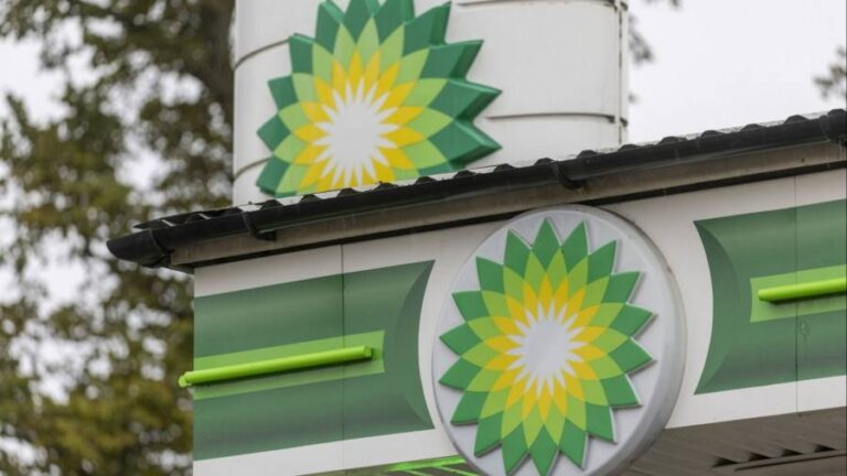 BP raises dividend despite earnings drop